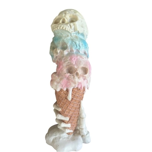 Halloween SUMMERWEEN Ice Cream Skulls Skeleton Hands Figurine Statue 14.5" - Picture 4 of 7